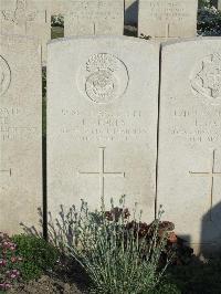 Noeux-Les-Mines Communal Cemetery - Stokes, J