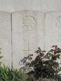 Noeux-Les-Mines Communal Cemetery - Swannell, C