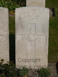 Noeux-Les-Mines Communal Cemetery - Taylor, F
