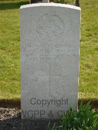 Noeux-Les-Mines Communal Cemetery - Terry, Robert Joseph Atkinson