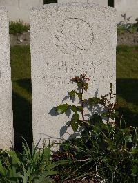 Noeux-Les-Mines Communal Cemetery - Thompson, F