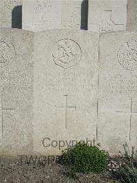 Noeux-Les-Mines Communal Cemetery - Trueman, William Ewart Gladstone