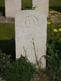 Noeux-Les-Mines Communal Cemetery - Tubb, S