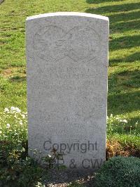 Noeux-Les-Mines Communal Cemetery - Walker, Joseph