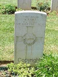 Cassino War Cemetery - Kaire, Komene
