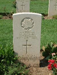 Cassino War Cemetery - Larouche, Gaston