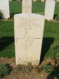 Cassino War Cemetery - Manning, Raymond