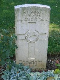 Cassino War Cemetery - Maze, Gordon Lyall