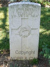 Cassino War Cemetery - Munro, Ronald James