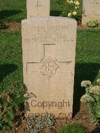 Cassino War Cemetery - Temple, Robert