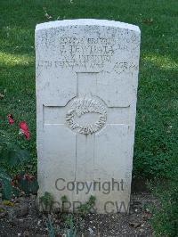 Cassino War Cemetery - Tewhata, James