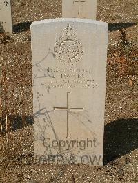 Cassino War Cemetery - Towers, Fred