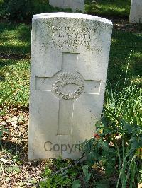 Cassino War Cemetery - Wyatt, John Donald