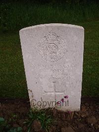 Etaples Military Cemetery - Abbotson, Sidney