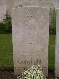 Etaples Military Cemetery - Abbott, R