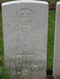 Etaples Military Cemetery - Adams, Edward