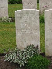 Etaples Military Cemetery - Adams, Ernest Walter