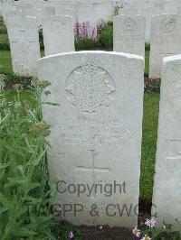 Etaples Military Cemetery - Bailey, John Henry