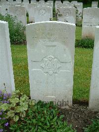 Etaples Military Cemetery - Ball, A