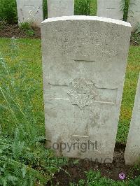 Etaples Military Cemetery - Beadell, F F