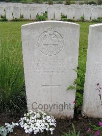 Etaples Military Cemetery - Bradley, F