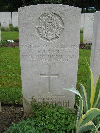 Etaples Military Cemetery - Cook, F J
