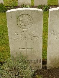 Etaples Military Cemetery - Cooper, Ernest Bailey