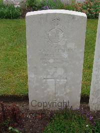 Etaples Military Cemetery - Cox, Harold Henry