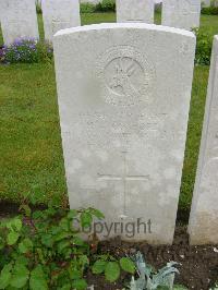 Etaples Military Cemetery - Coxford, Hugh Leonard