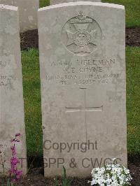 Etaples Military Cemetery - Coyne, W E
