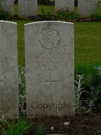 Etaples Military Cemetery - Cran, A