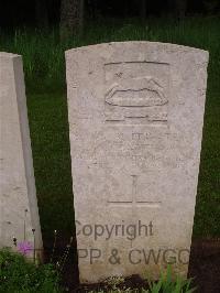Etaples Military Cemetery - Crawshaw, S