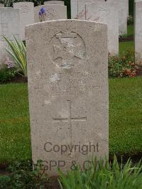 Etaples Military Cemetery - Creed, Baden Ross