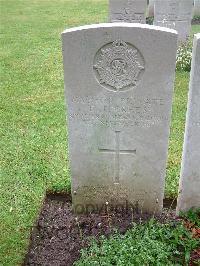 Etaples Military Cemetery - Crees, Edward Thomas
