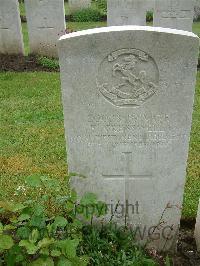 Etaples Military Cemetery - Cresswell, Ernest