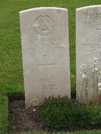 Etaples Military Cemetery - Critcher, Charles William