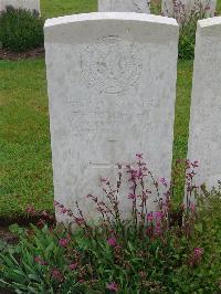 Etaples Military Cemetery - Critchley, Thomas