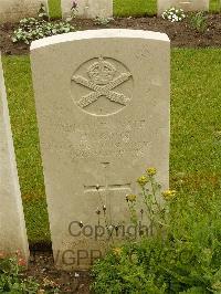 Etaples Military Cemetery - Crook, H