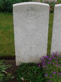 Etaples Military Cemetery - Crouch, Richard