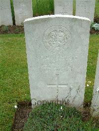 Etaples Military Cemetery - Crowther, L