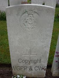 Etaples Military Cemetery - Cryer, Frederick William