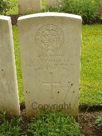 Etaples Military Cemetery - Cunningham, D