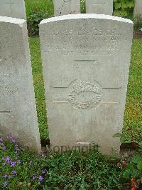 Etaples Military Cemetery - Cunningham, Frederick James