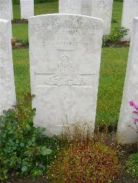 Etaples Military Cemetery - Curtis, W R