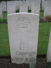 Etaples Military Cemetery - Curwen, Thomas