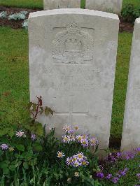Etaples Military Cemetery - Cutting, E