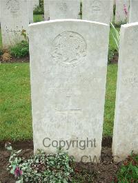 Etaples Military Cemetery - Dadswell, James Arnold