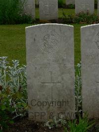 Etaples Military Cemetery - Dagg, M