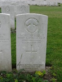Etaples Military Cemetery - Dale, Russell Charles