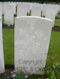 Etaples Military Cemetery - Daniels, W T